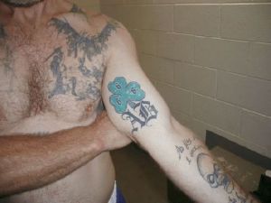 the_meaning_behind_various_prison_tattoos_640_08